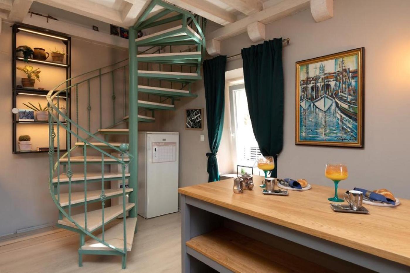 Shanti Apartment *